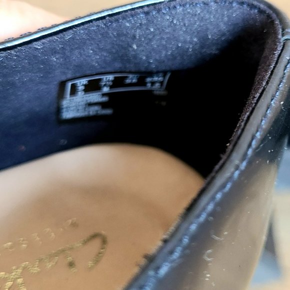 Clarks Artisan navy blue loafers  with tassels . - Picture 12 of 15